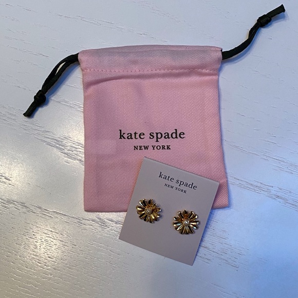 NWT Kate Spade Bloom Daisy Stud CZ Earrings - Picture 5 of 8